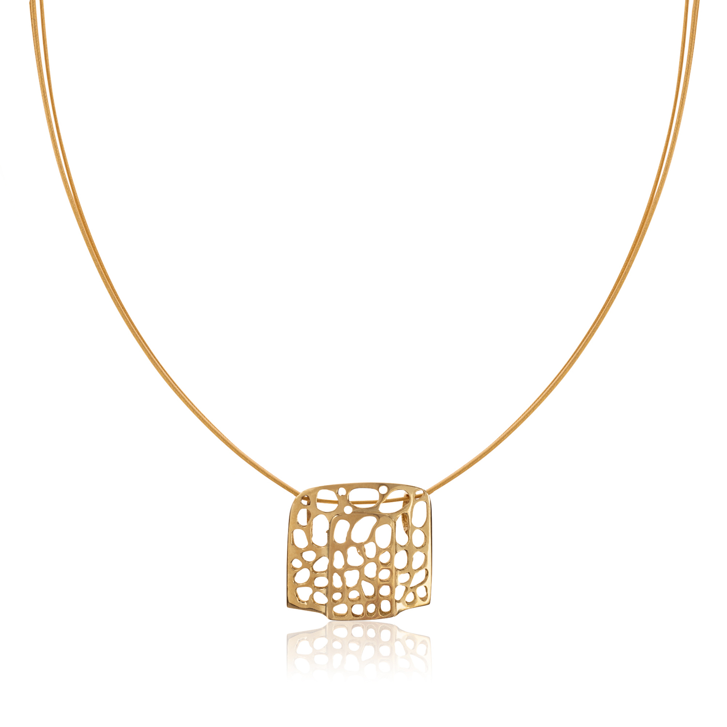 Pedrera's gold pendant