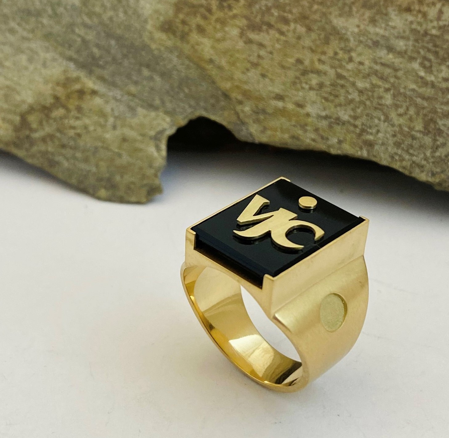 PERSONALIZED SIGNET RING